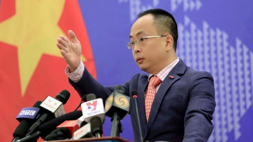 Vietnam objects to China's illegal arrest of fishing boats and fishermen in Hoang Sa